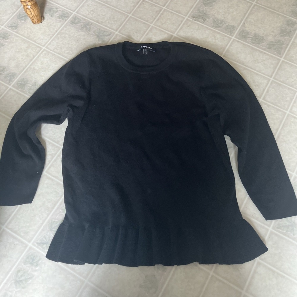 Express Sweater Women Size XL Peplum Crew Neck Ruffle Hem Black Long‎ Sleeve